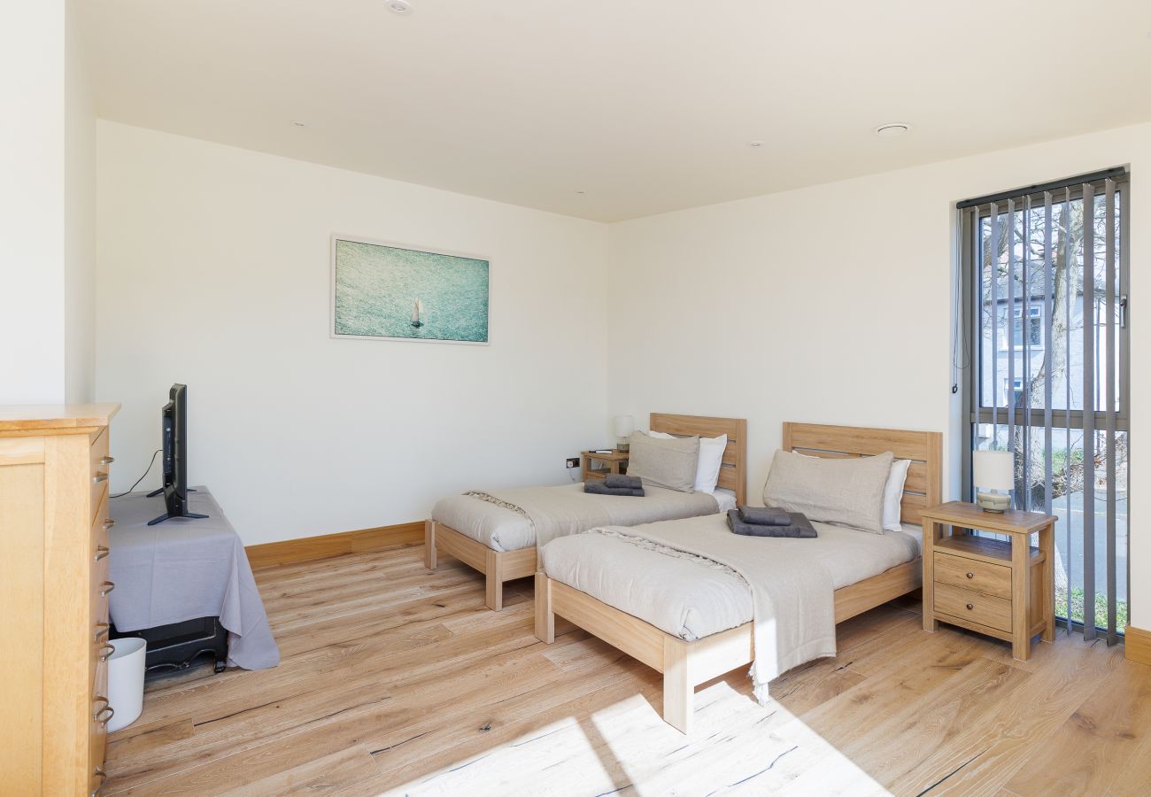 House in Gurnard - Rena's Retreat