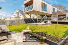 Rena’s Retreat luxury holiday property with outdoor terrace and garden area