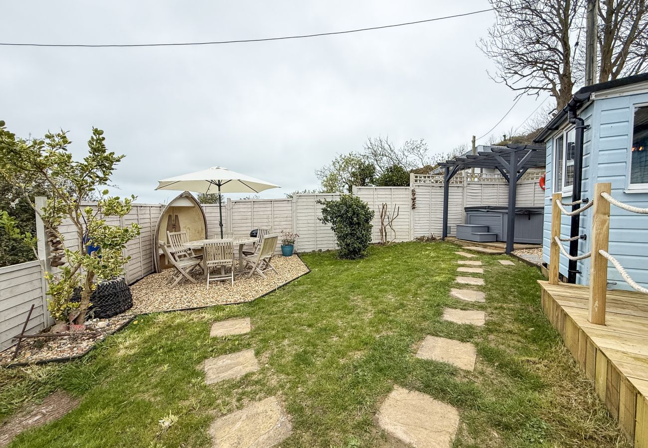 Bungalow in Bembridge - Red Cedars