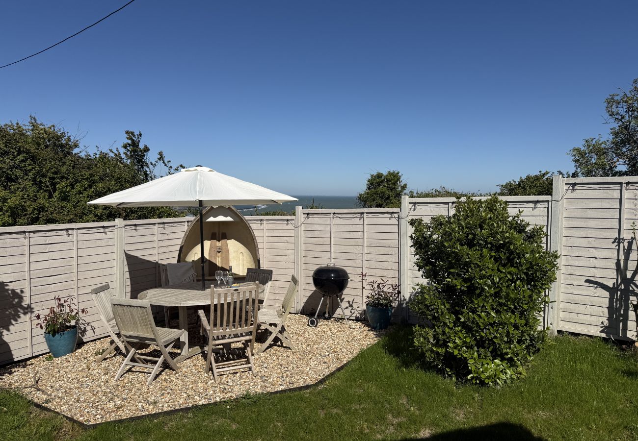 Bungalow in Bembridge - Red Cedars