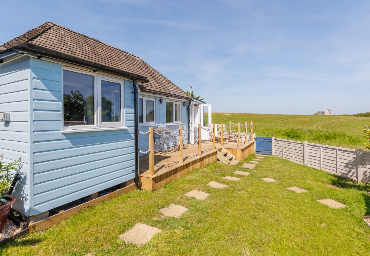 Bungalow in Bembridge - Red Cedars with Private Hot Tub 
