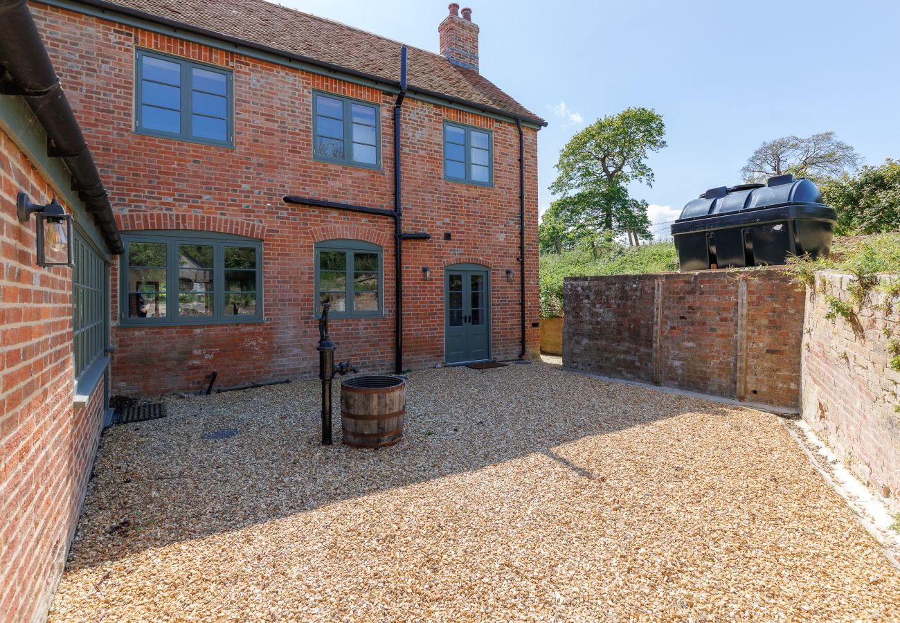 House in Brading - The Farmhouse at Nunwell 