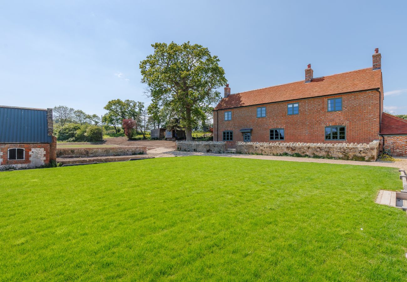 House in Brading - The Farmhouse at Nunwell 