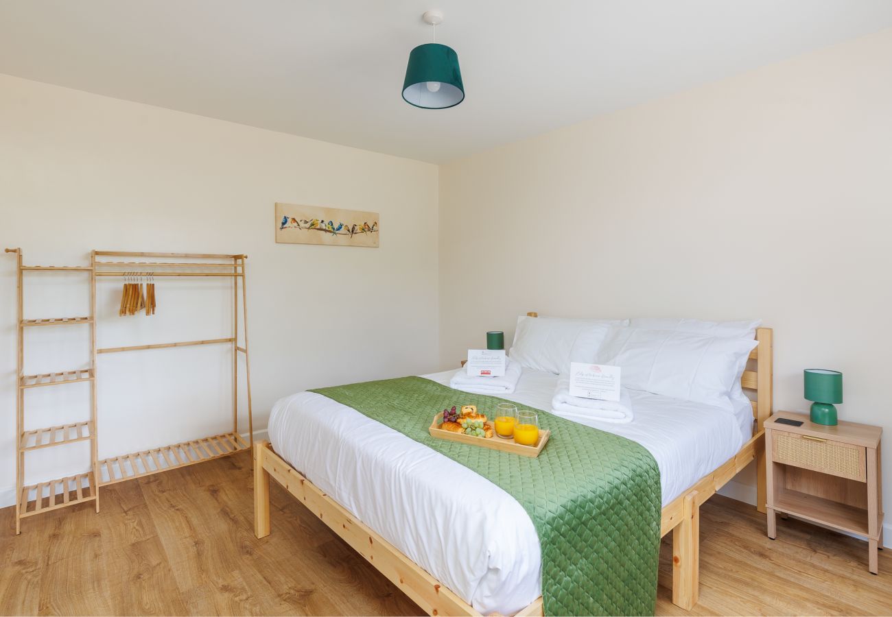 Bright and comfortable double bedroom in holiday property