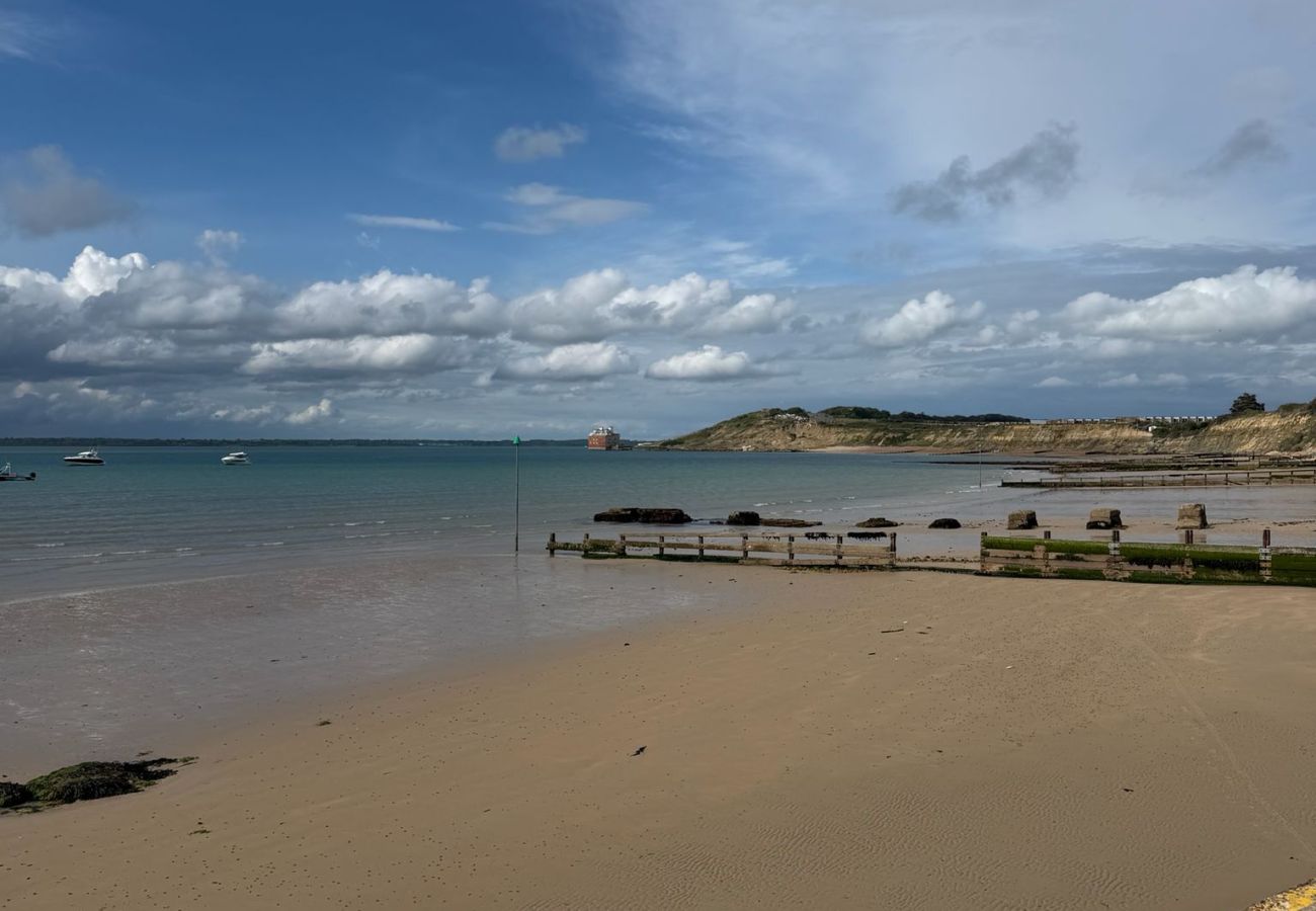 Bungalow in Freshwater - Westway Colwell Bay 