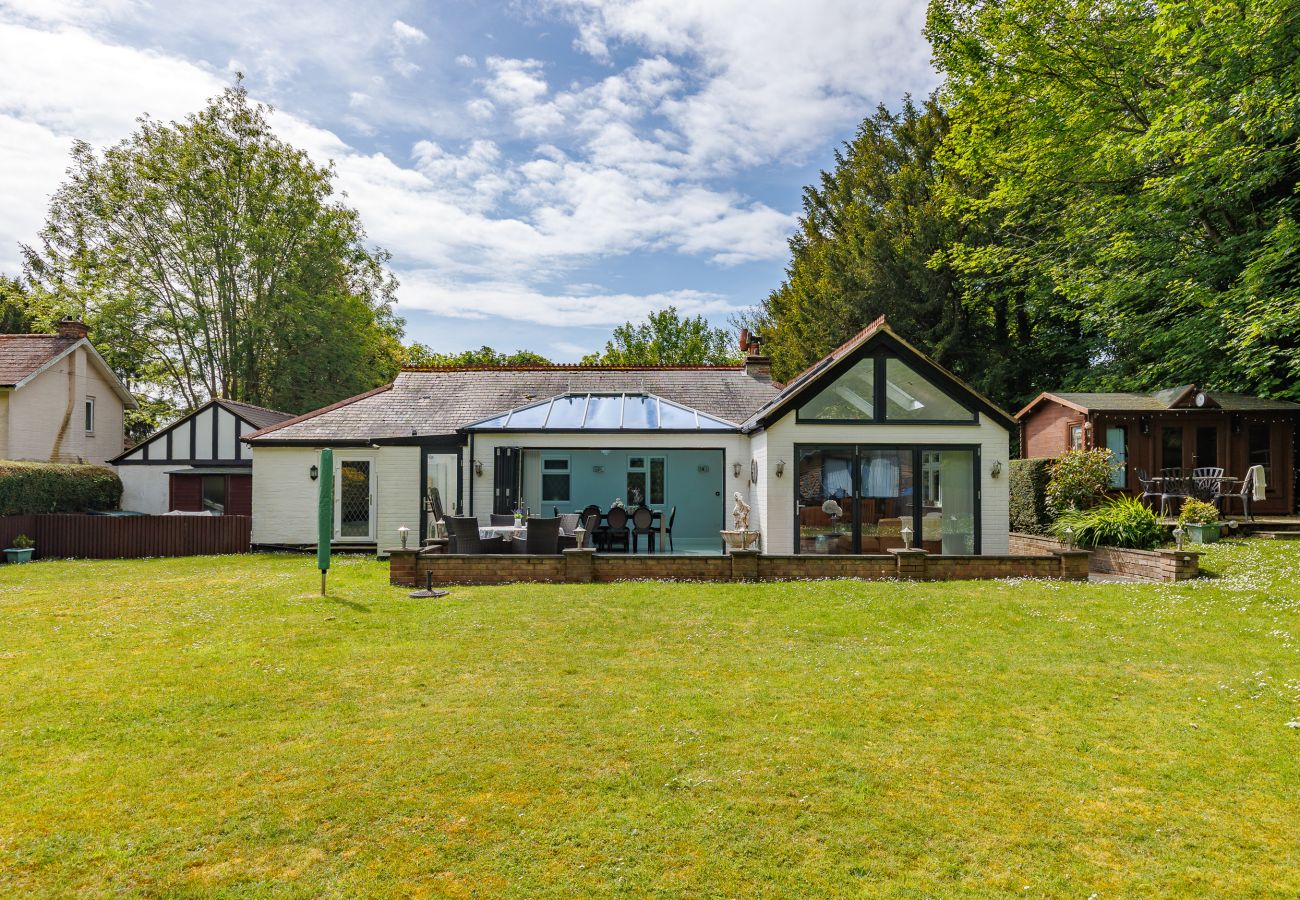 Bungalow in St Lawrence - Undercliff View  St Lawrence Retreat