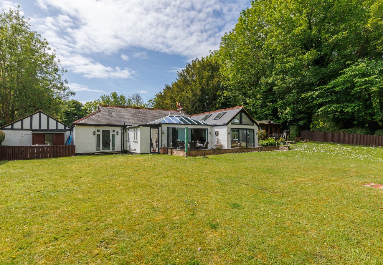Bungalow in St Lawrence - Undercliff View  St Lawrence Retreat