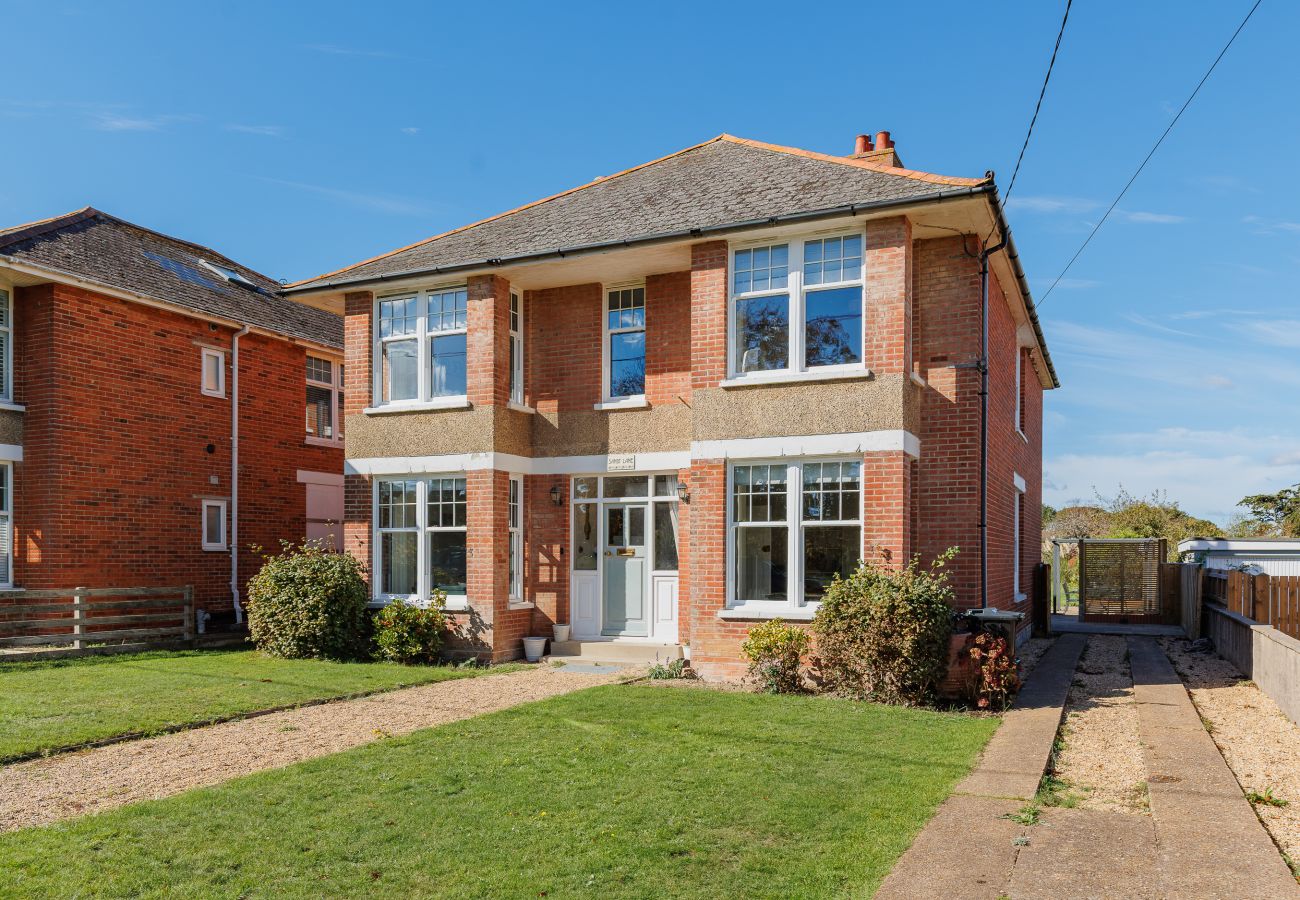 House in Totland Bay - Sandy Lane 